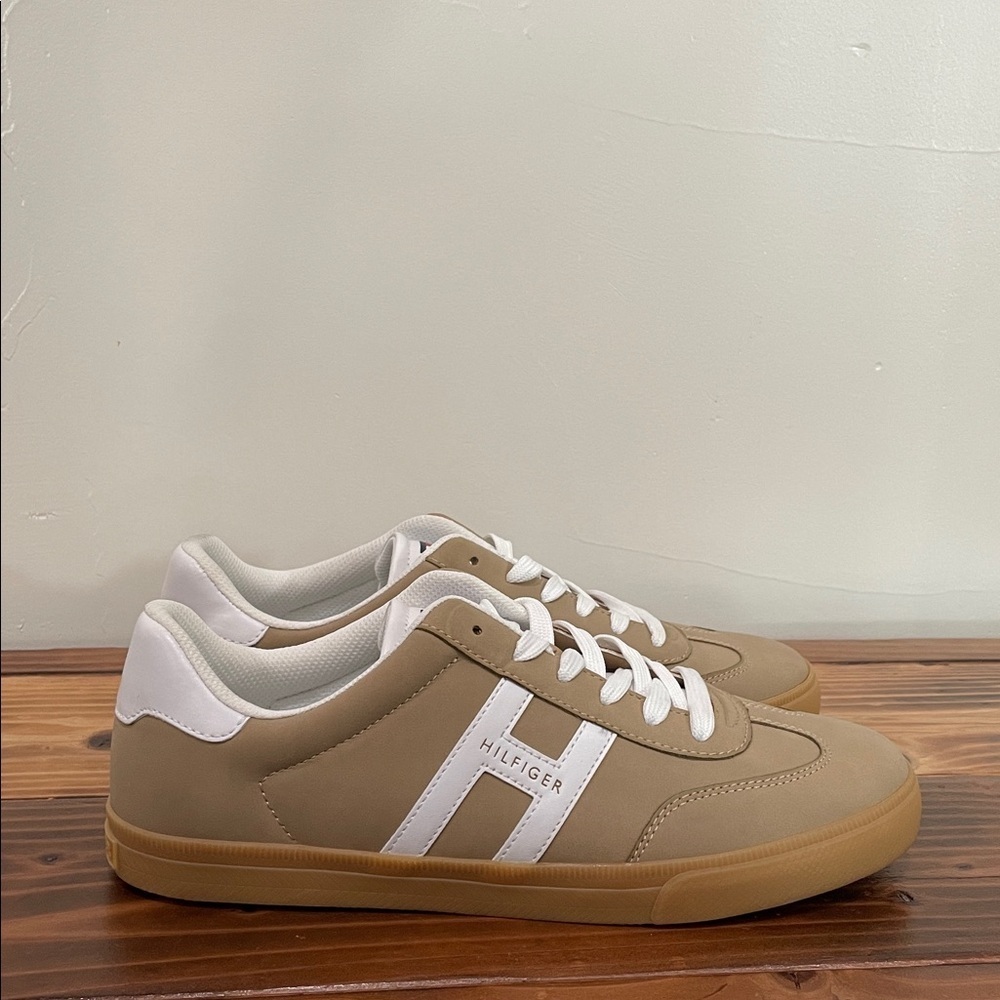 Tommy Hilfiger Maisie Sneaker Size 11 NEW! - Picture 7 of 15